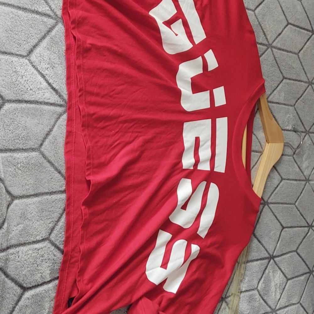 Guess crop top
